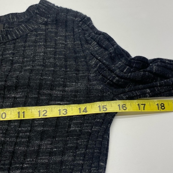 Banana Republic Women’s Charcoal Merino Wool Sweater SM Ribbed Crew neck - Picture 7 of 10